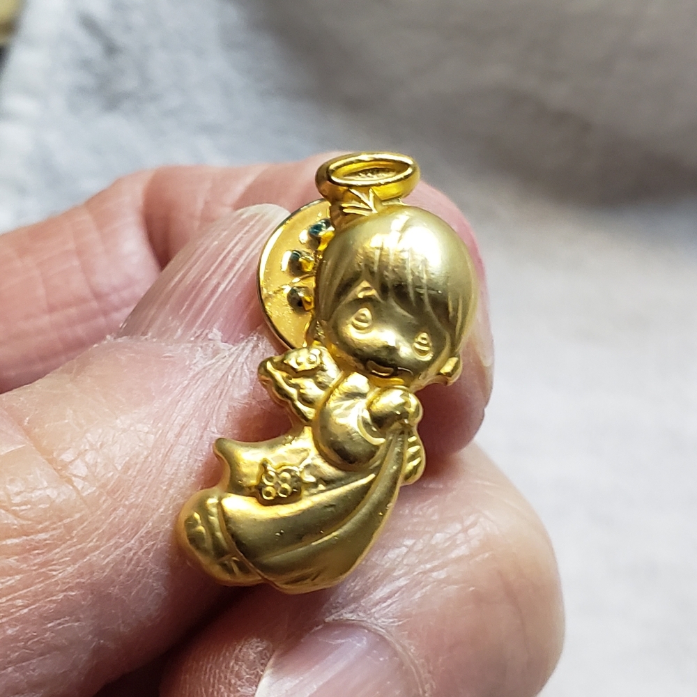 Rare Precious Moments ©️ Goldtone Girl Angel Tac Pin